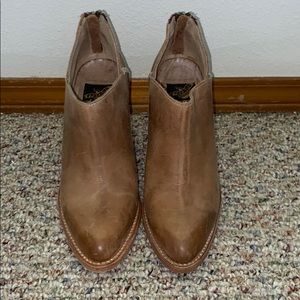 Free bird ankle booties. Tan. Size 7.5. Worn once